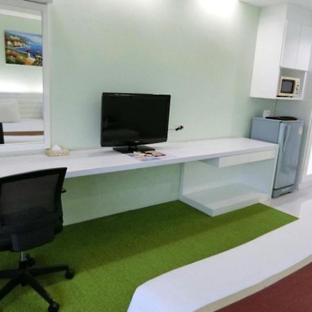 V Verve Service Apartment Hotel شاشوينجساو الغرفة الصورة