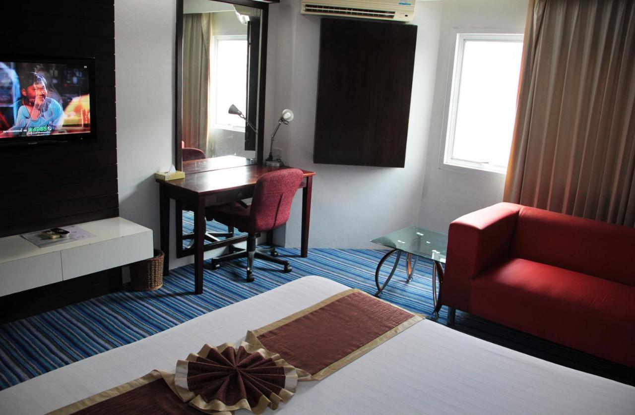 V Verve Service Apartment Hotel شاشوينجساو المظهر الخارجي الصورة