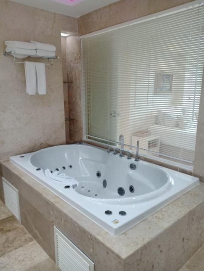 V Verve Service Apartment Hotel شاشوينجساو المظهر الخارجي الصورة