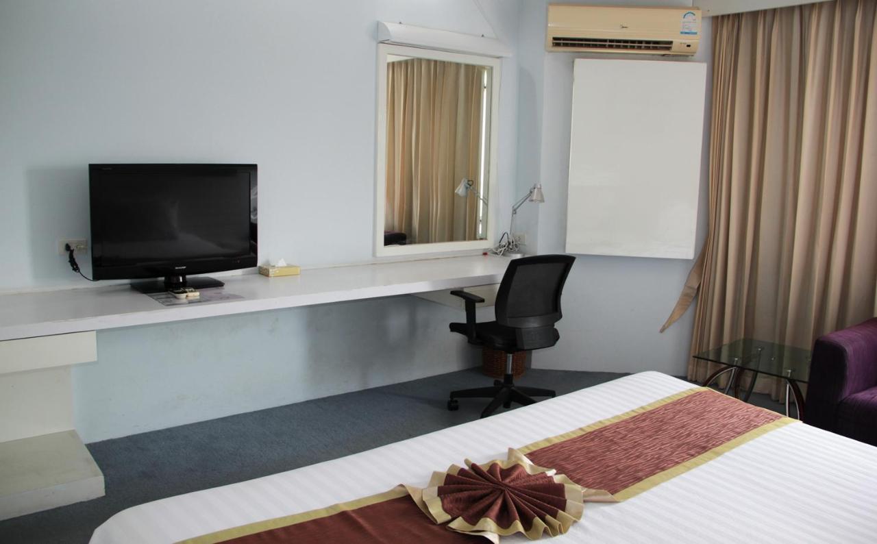 V Verve Service Apartment Hotel شاشوينجساو المظهر الخارجي الصورة