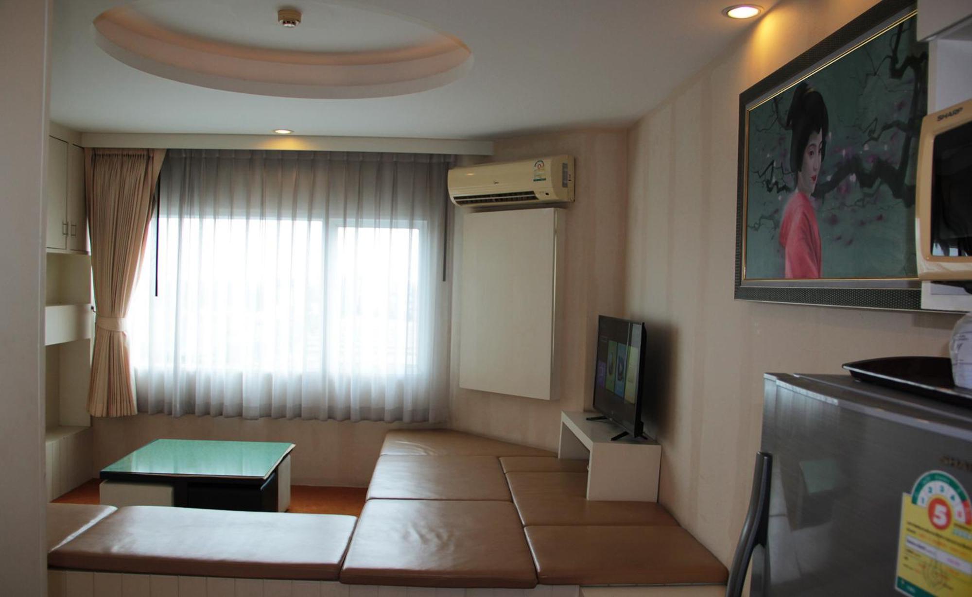 V Verve Service Apartment Hotel شاشوينجساو الغرفة الصورة