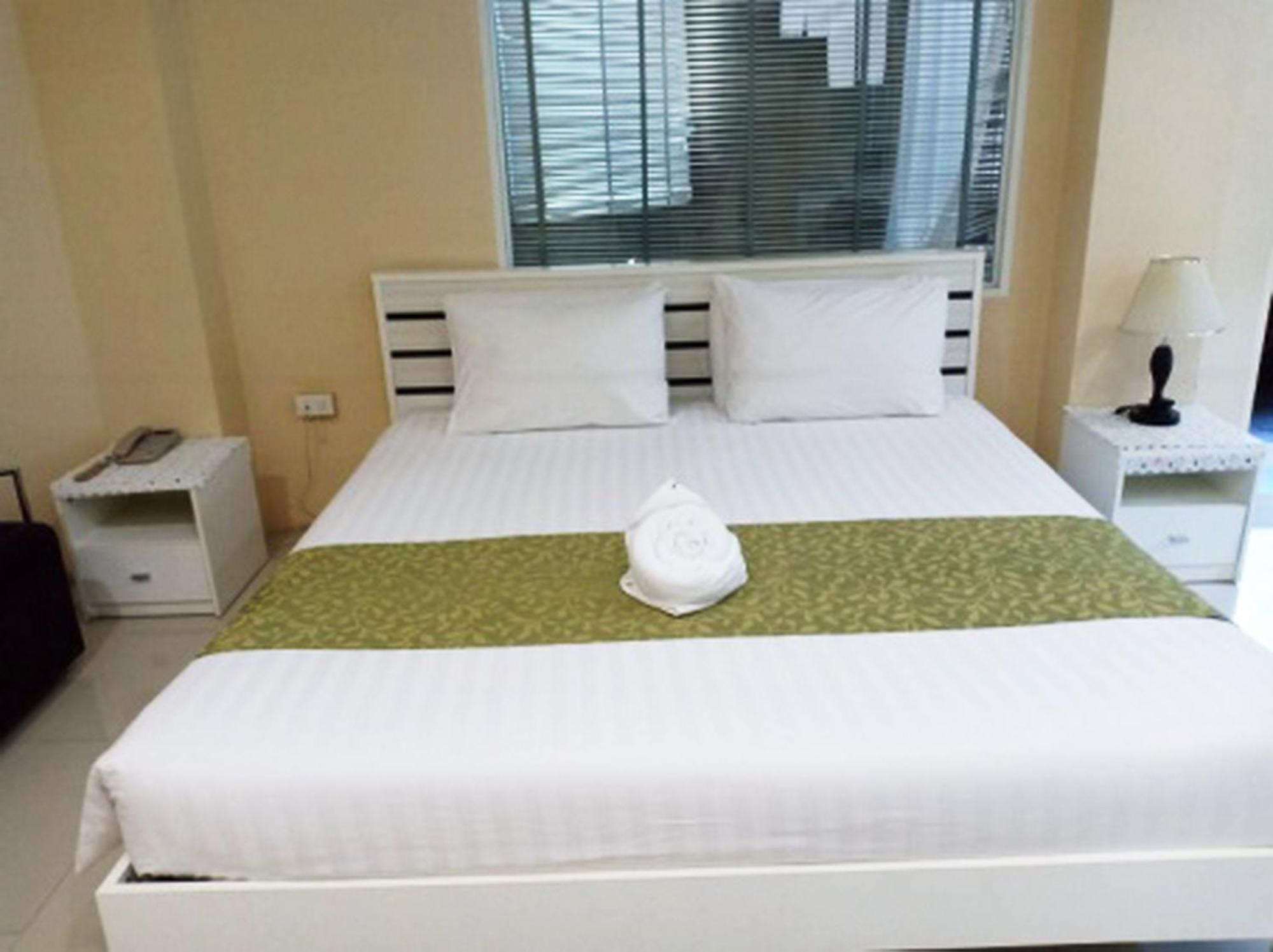 V Verve Service Apartment Hotel شاشوينجساو الغرفة الصورة