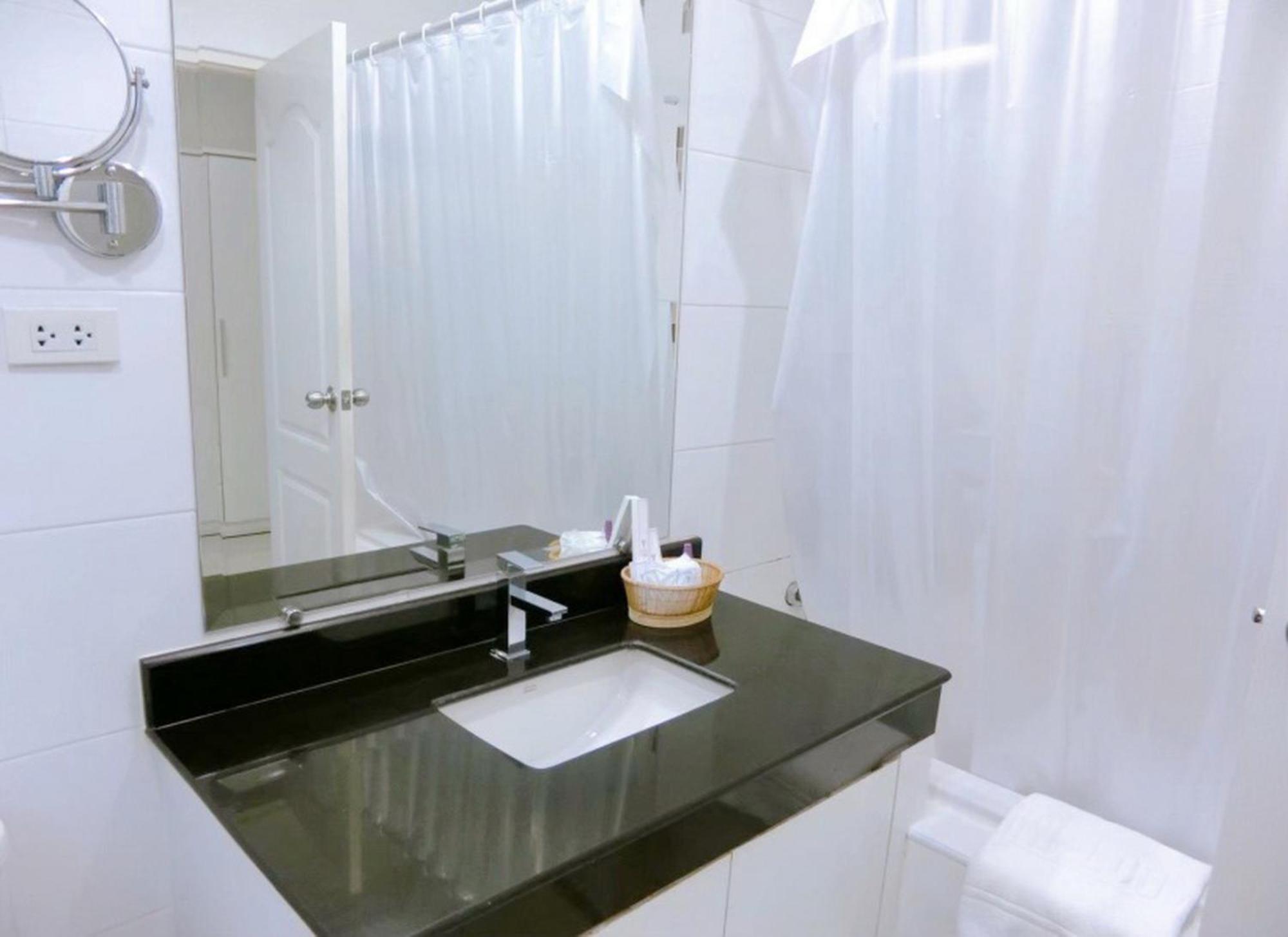 V Verve Service Apartment Hotel شاشوينجساو الغرفة الصورة