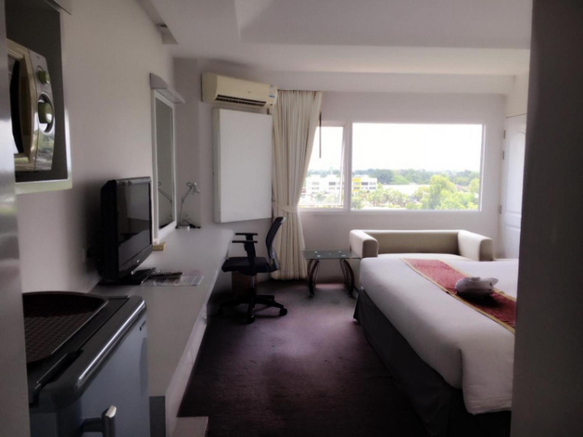 V Verve Service Apartment Hotel شاشوينجساو الغرفة الصورة